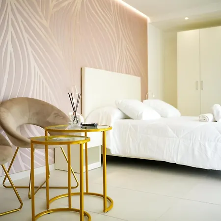 Sirena Deluxe Hotel *